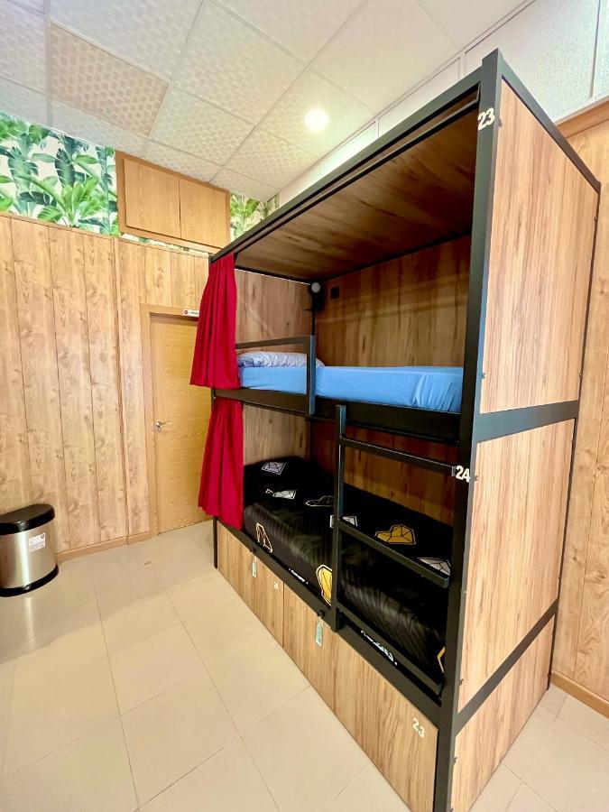 Velvet Hostel Madrid Ngoại thất bức ảnh