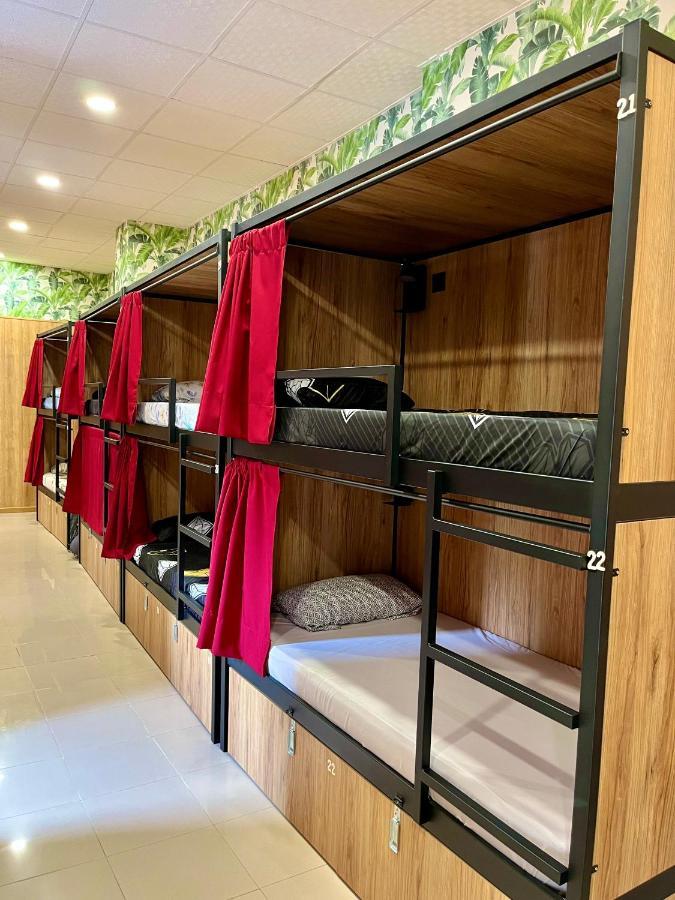 Velvet Hostel Madrid Ngoại thất bức ảnh