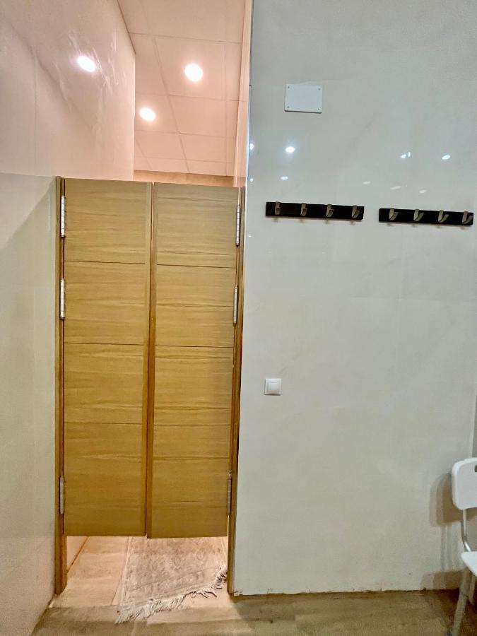 Velvet Hostel Madrid Ngoại thất bức ảnh