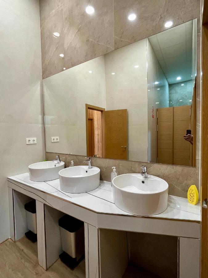 Velvet Hostel Madrid Ngoại thất bức ảnh