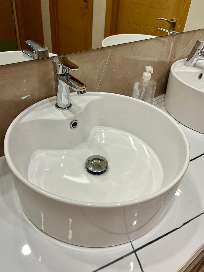Velvet Hostel Madrid Ngoại thất bức ảnh