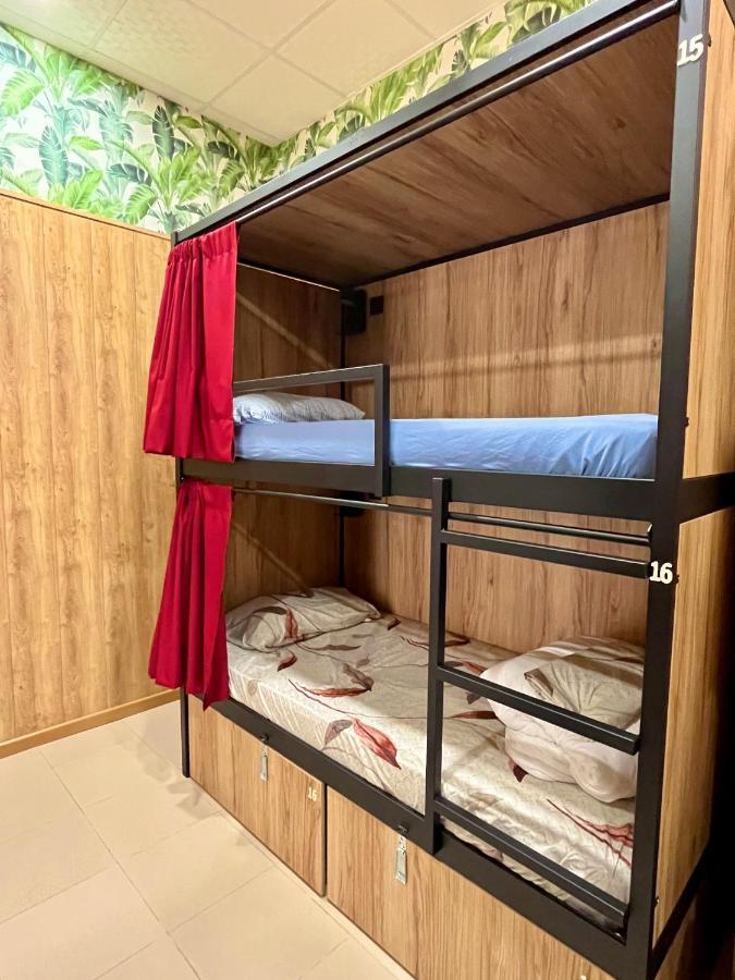 Velvet Hostel Madrid Ngoại thất bức ảnh