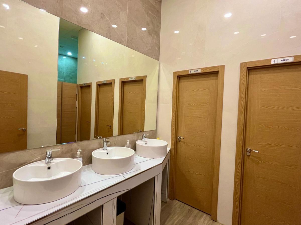 Velvet Hostel Madrid Ngoại thất bức ảnh