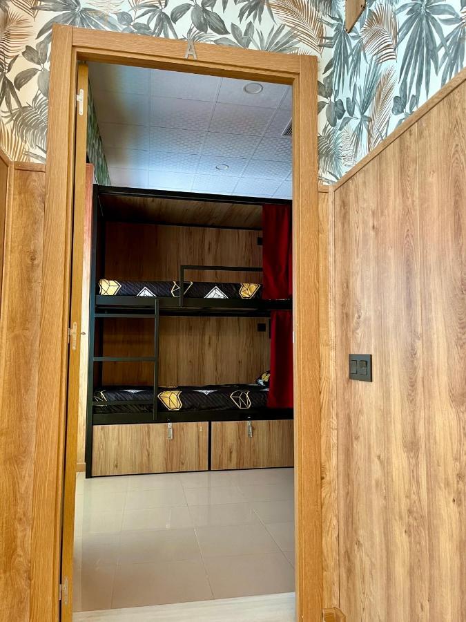 Velvet Hostel Madrid Ngoại thất bức ảnh
