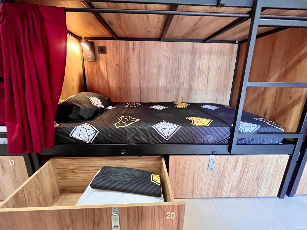 Velvet Hostel Madrid Ngoại thất bức ảnh