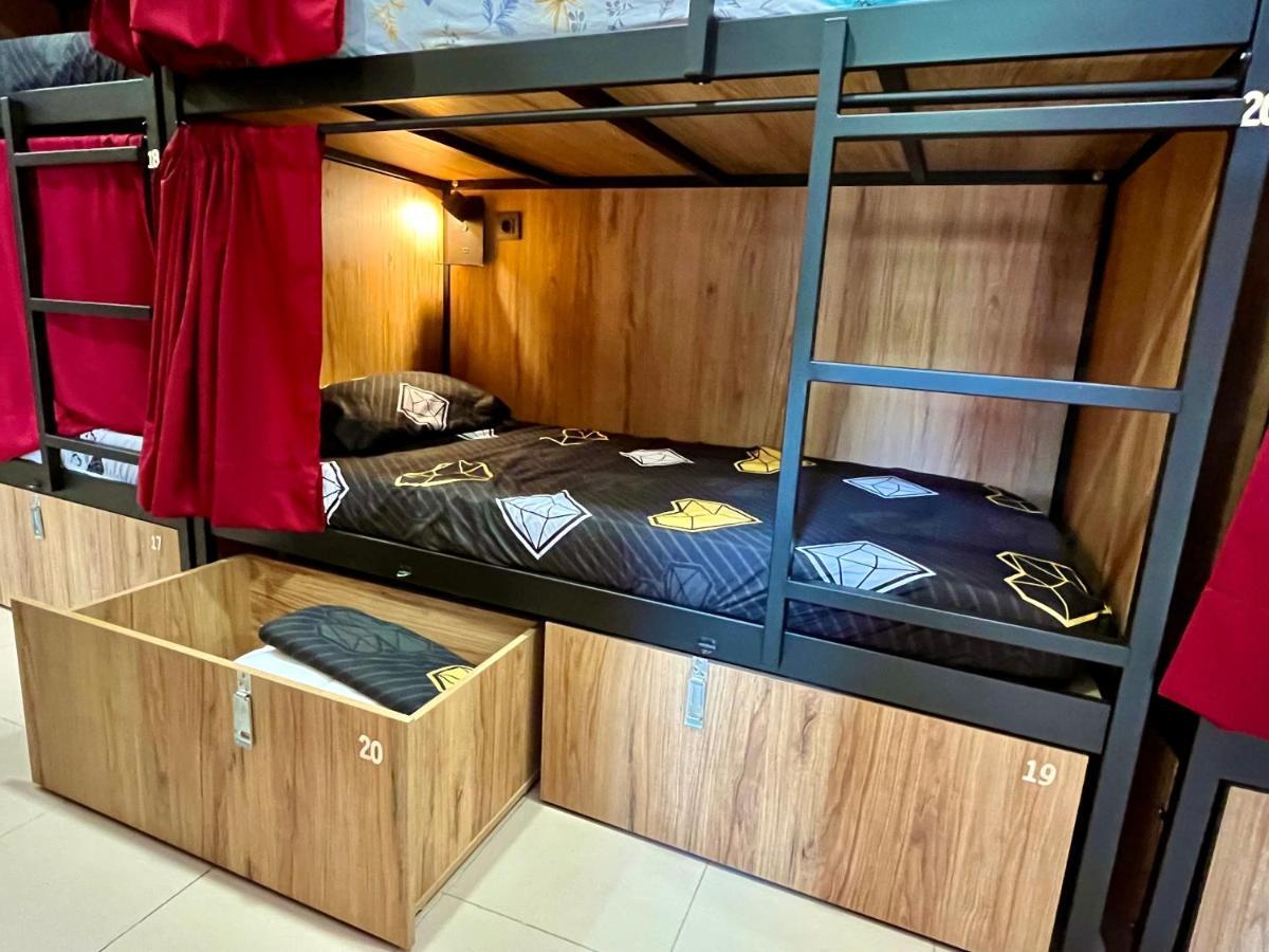 Velvet Hostel Madrid Ngoại thất bức ảnh