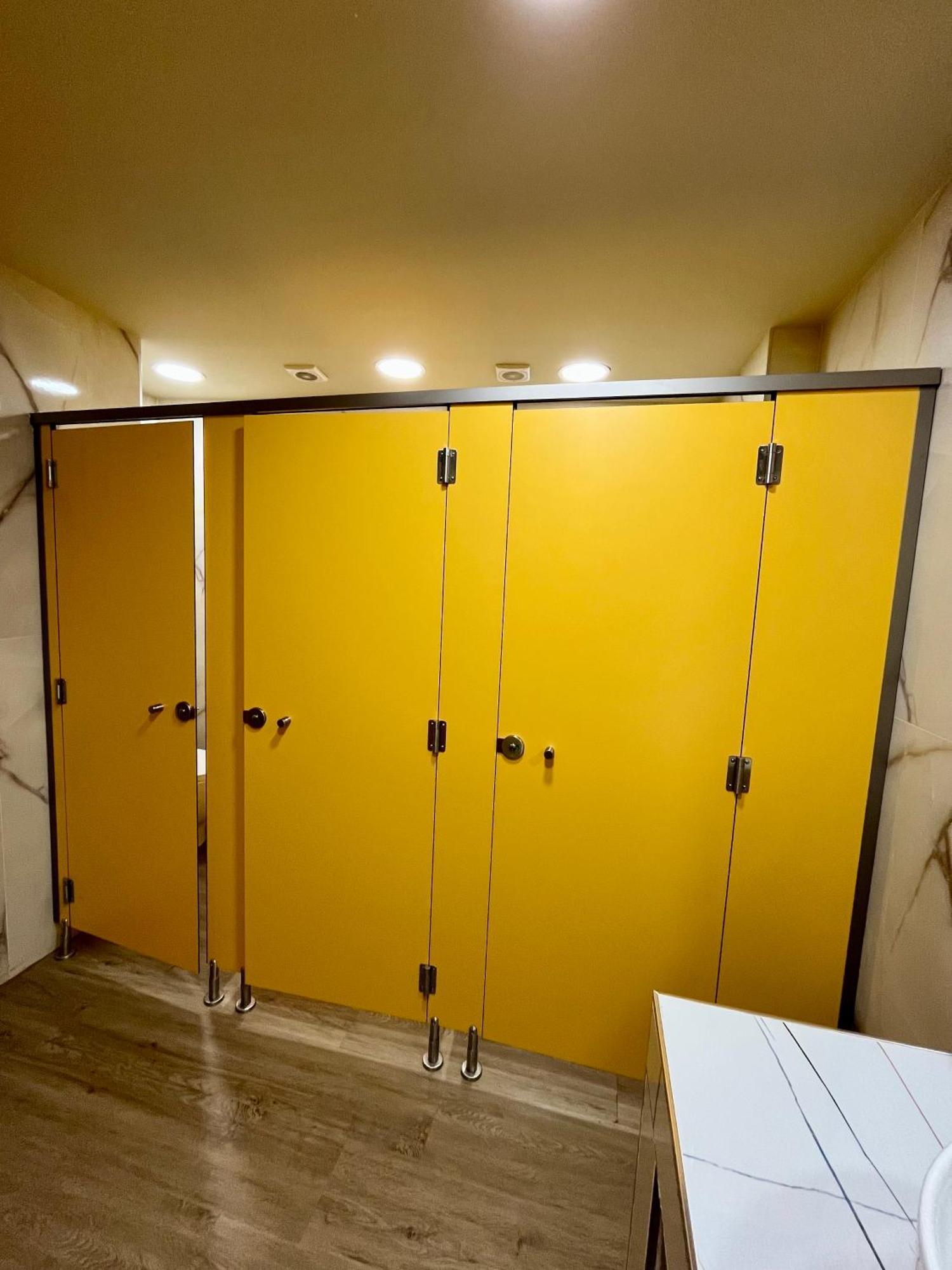 Velvet Hostel Madrid Ngoại thất bức ảnh