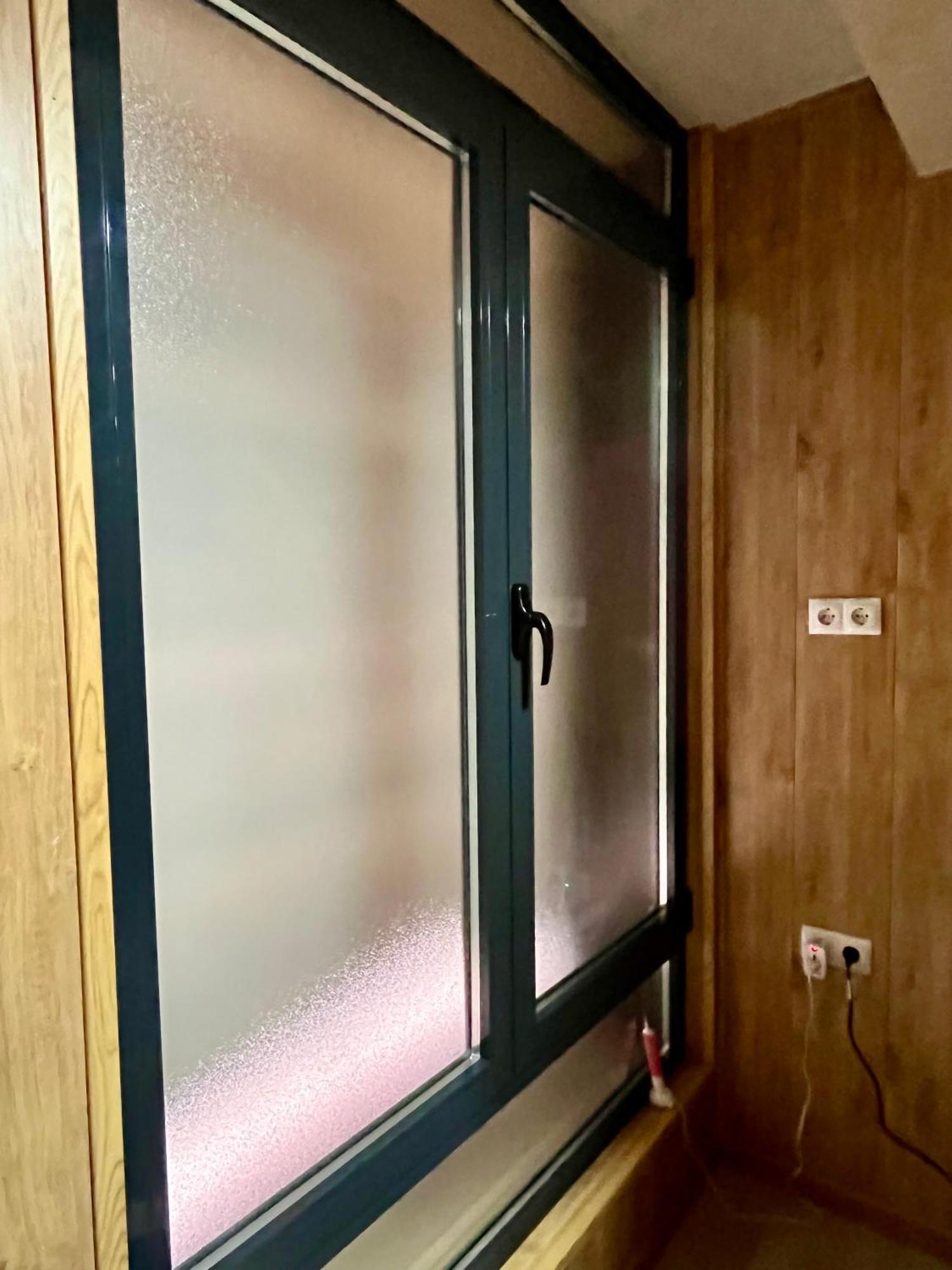 Velvet Hostel Madrid Ngoại thất bức ảnh