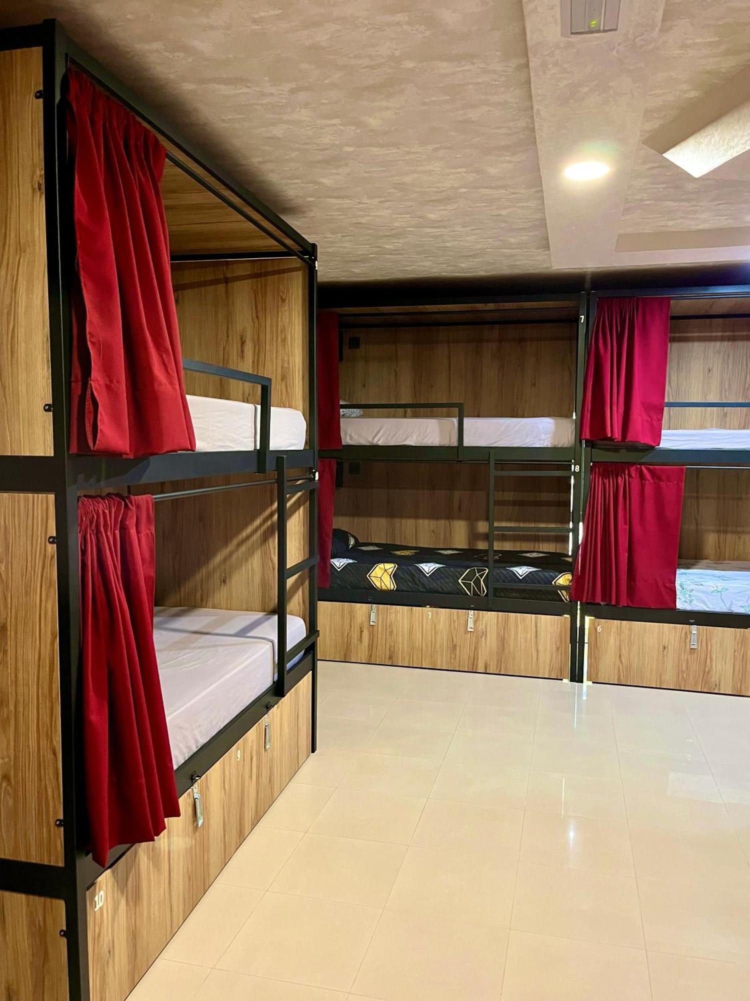 Velvet Hostel Madrid Ngoại thất bức ảnh